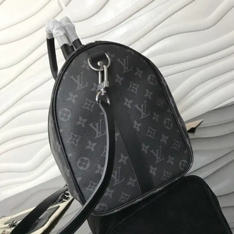 LV Bags 19T1L0196