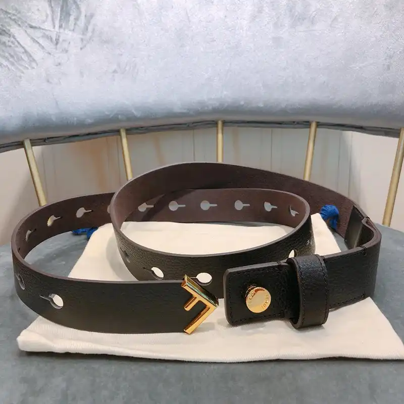 G*u*i s belte 1905bl0428