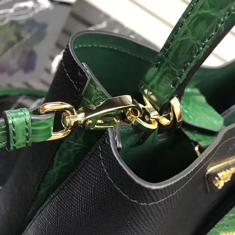 Pra*a bags 1907bp0015