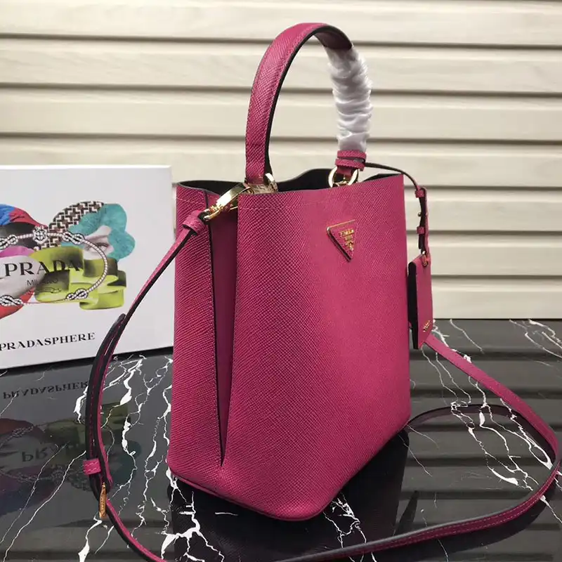 Pra*a bags 1907bp0029