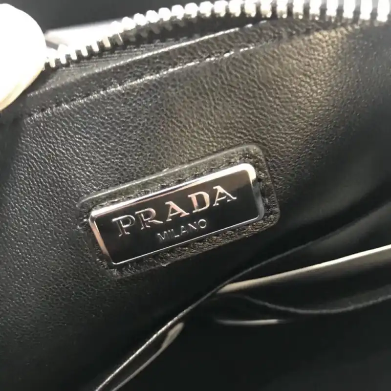 Pra*a bags 1910bb0047