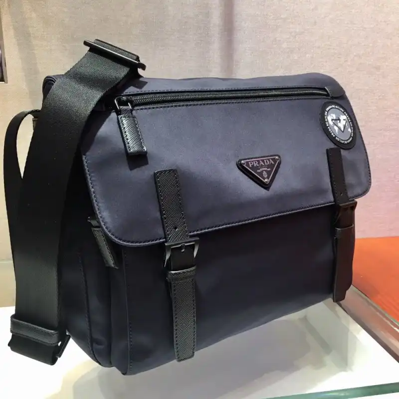 Pra*a bags 1910bb0059