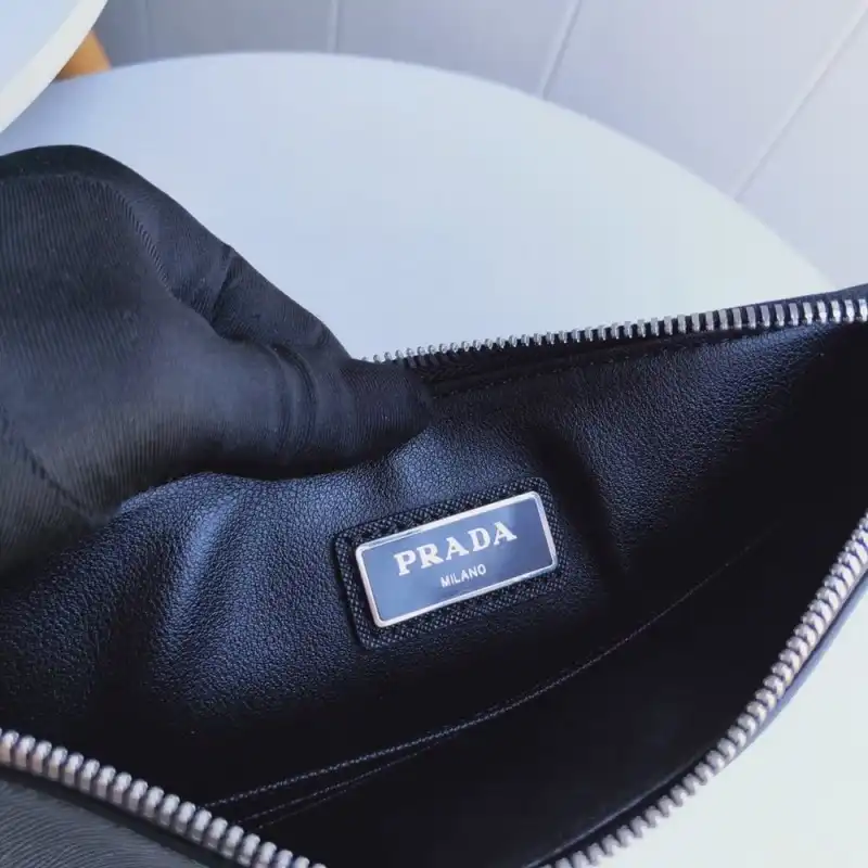 Pra*a bags 1910bb0071