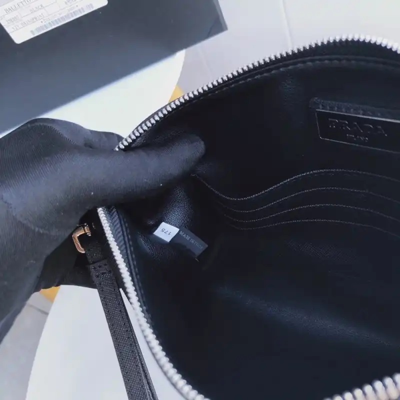 Pra*a bags 1910bb0073