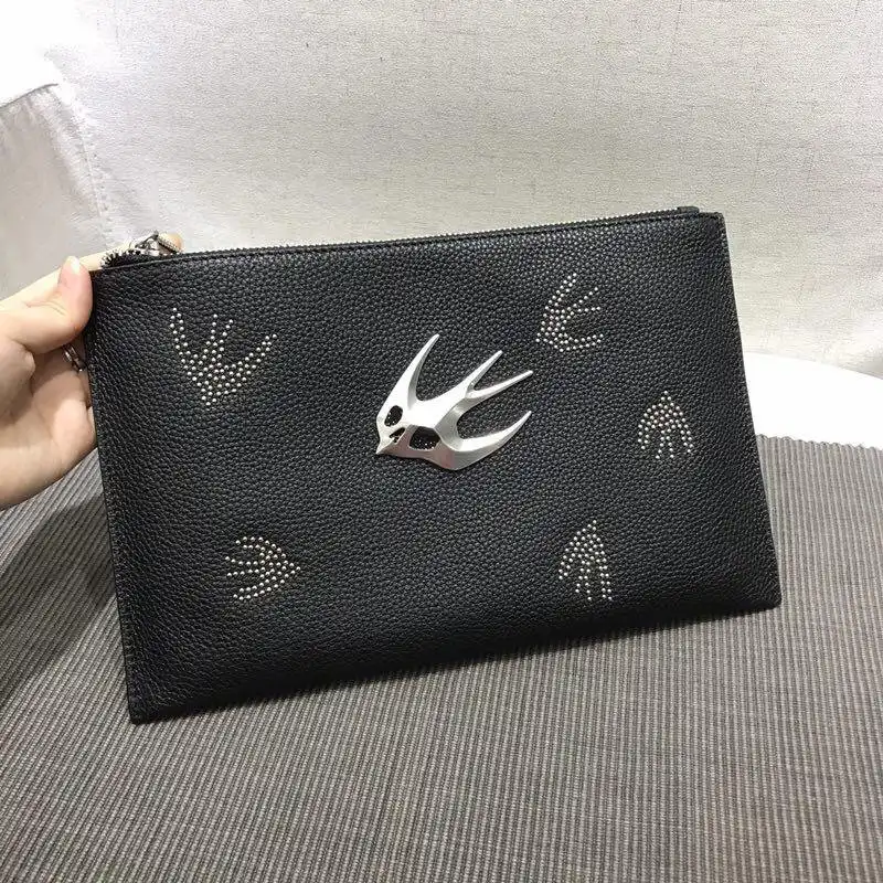 ale*d*r M*Q*en bags 1917m0002