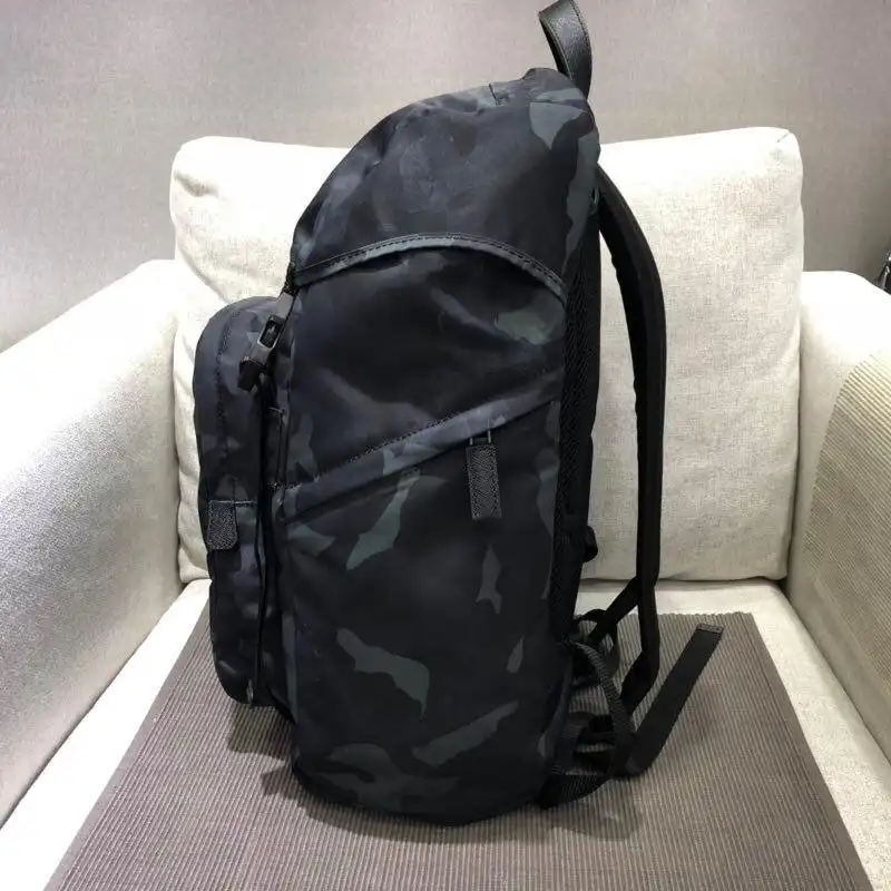 Pra*a bags 1917m0098