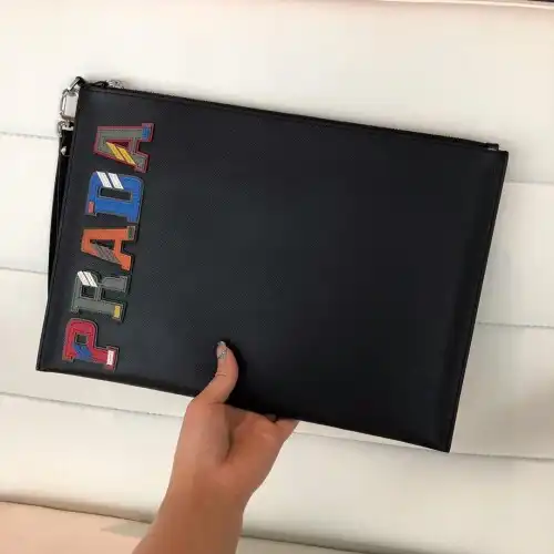 Pra*a bags 1917m0095