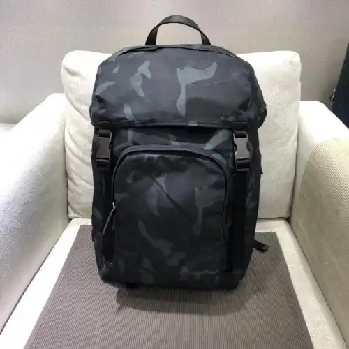 Pra*a bags 1917m0098