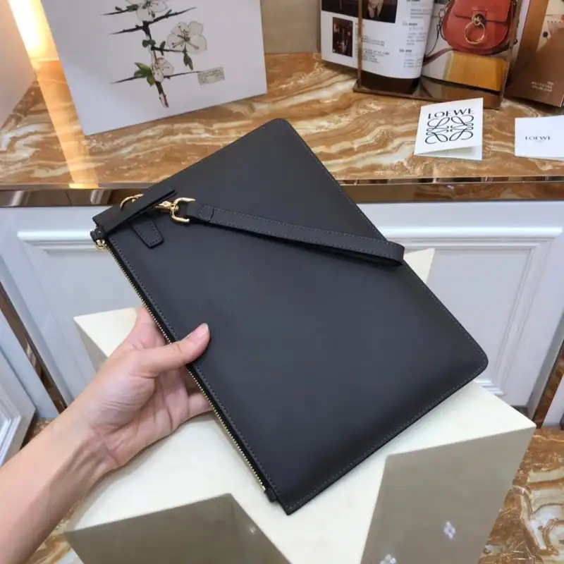 L0ew* s bag 19yan0002