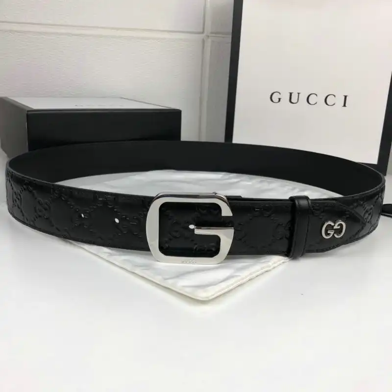 G*u*i s belt 2007xf0095