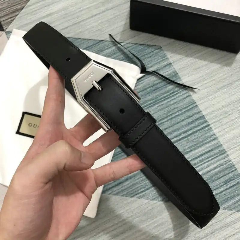 G*u*i s belt 2009xf0014