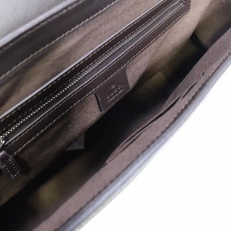 G*u*i messenger bags 19gm0016