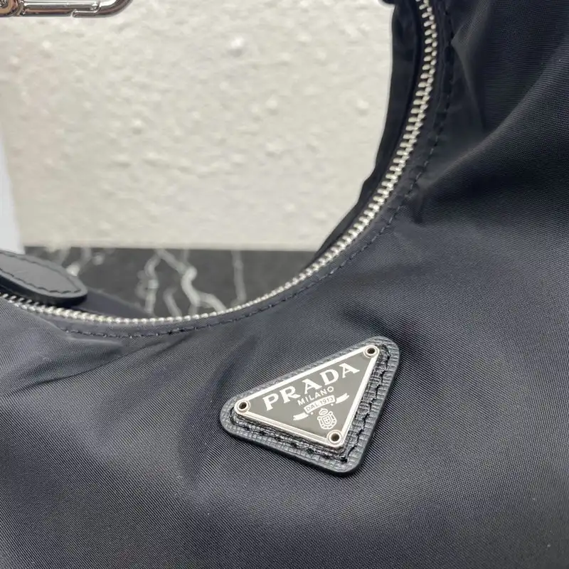 Pra*a bags 206b570025