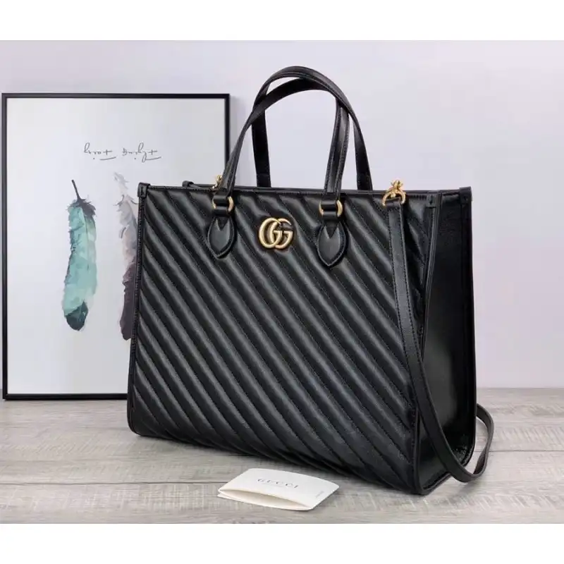 G*u*i bags 208b570054