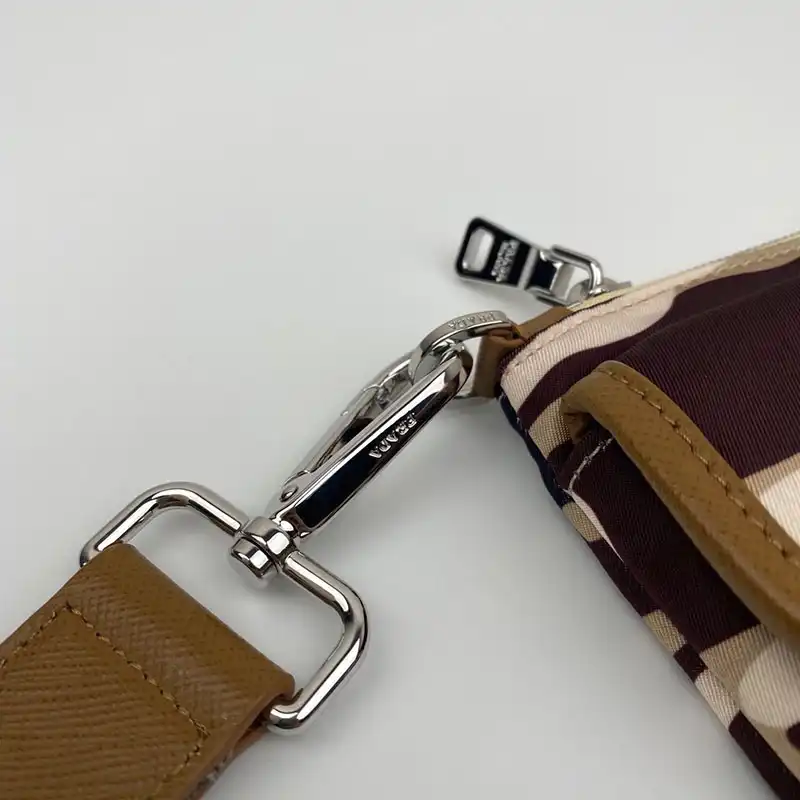 Pra*a bags 208b570117