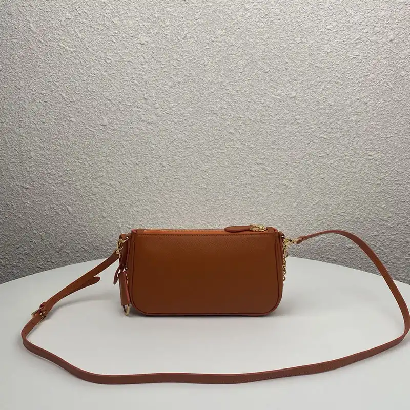 Pra*a bags 208b570131