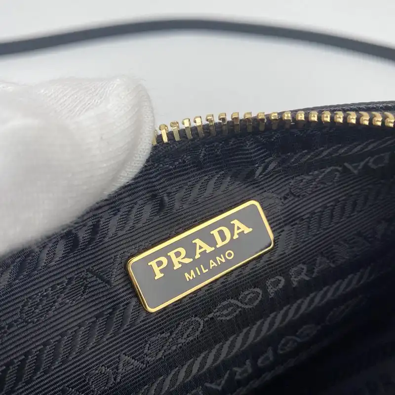 Pra*a bags 208b570135