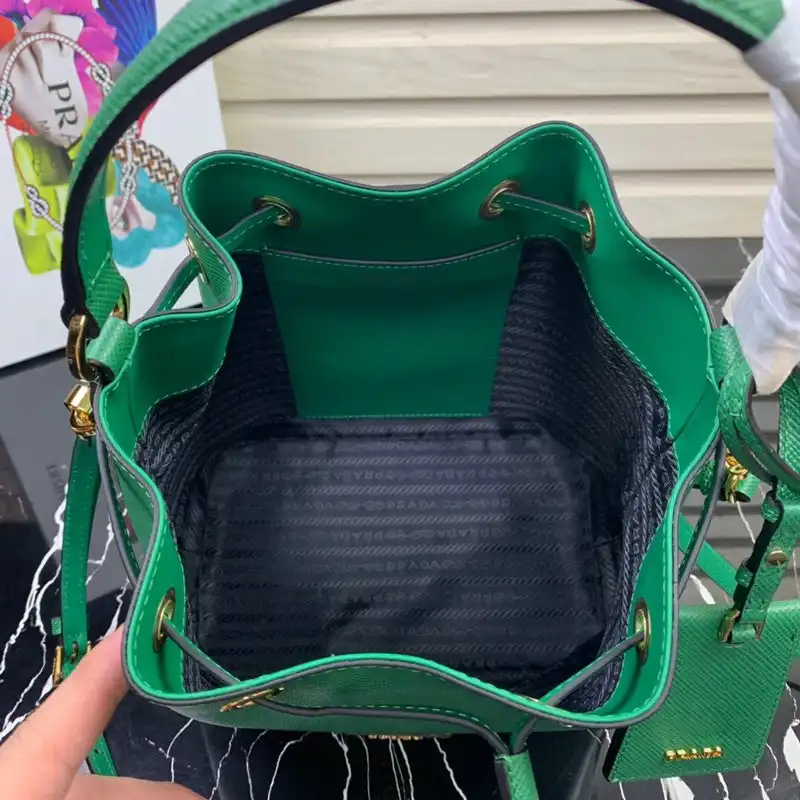 Pra*a bags 20b570129