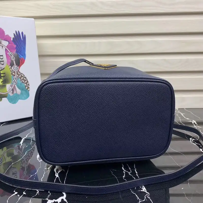 Pra*a bags 20b570136