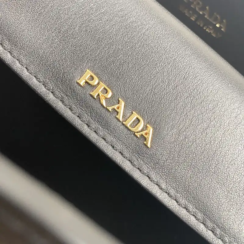 Pra*a bags 204b570056