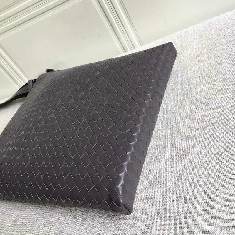 bo*te*ga Ve*ne*ta bag 2108sf0136