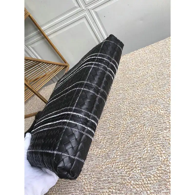 bo*te*ga Ve*ne*ta bag 2108sf0168