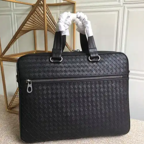 bo*te*ga Ve*ne*ta bag 2108sf0195