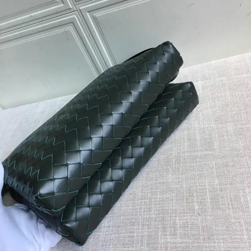 bo*te*ga Ve*ne*ta bag 2108sf0239