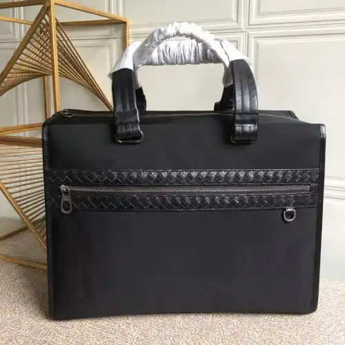 bo*te*ga Ve*ne*ta bag 2108sf0320