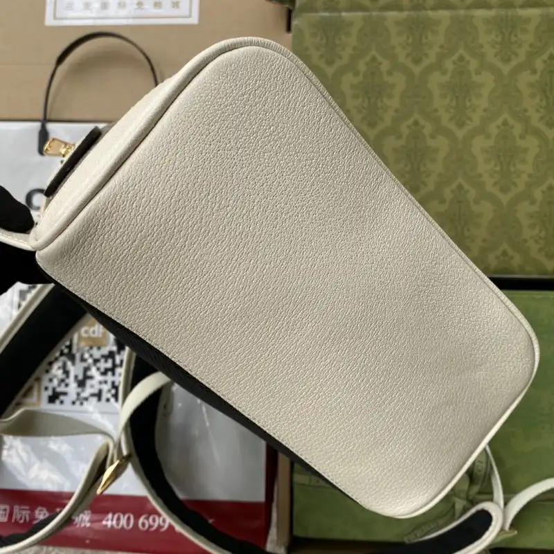 G*u*i s bags 2108ya0074