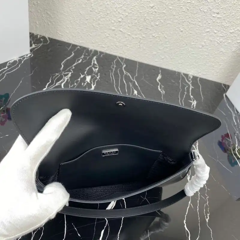 Pra*a bag 2109ya0137