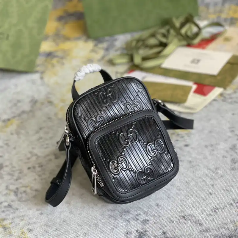 G*u*i bag 2110dj0036