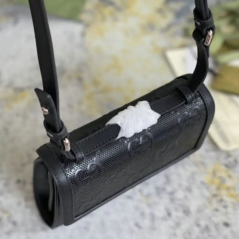 G*u*i bag 2110dj0037