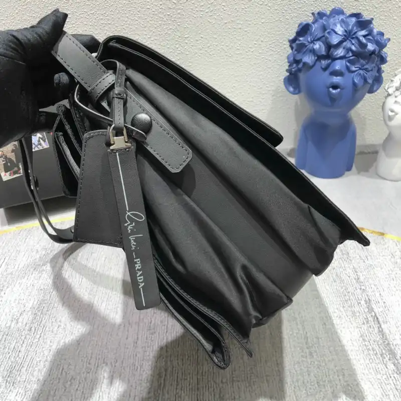 Pra*a s bags 2110yz0017