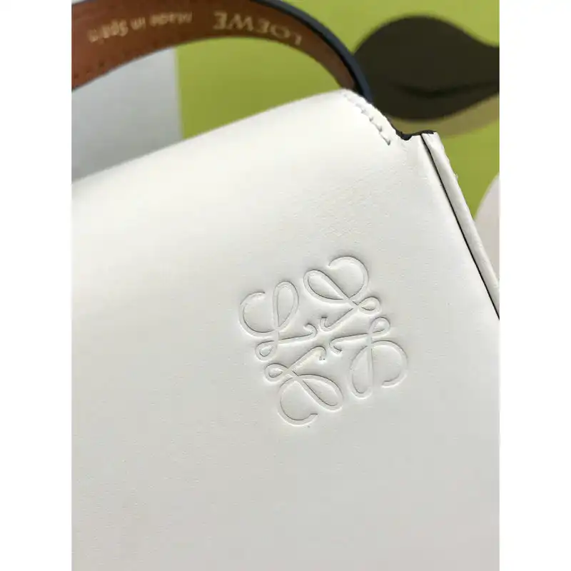 L0ew* bags 2111fy0048