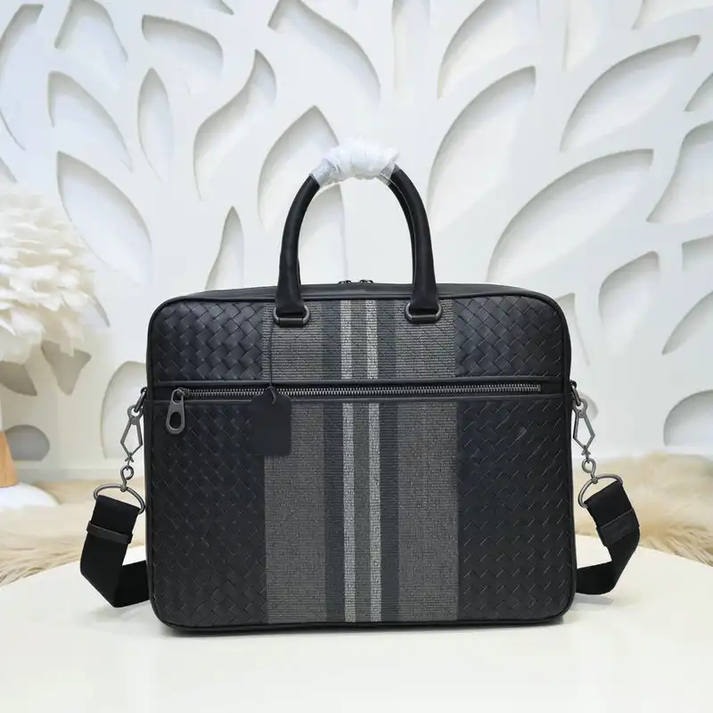 bo*te*ga Ve*ne*ta bags 2111yz0011