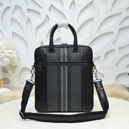 bo*te*ga Ve*ne*ta bags 2111yz0012