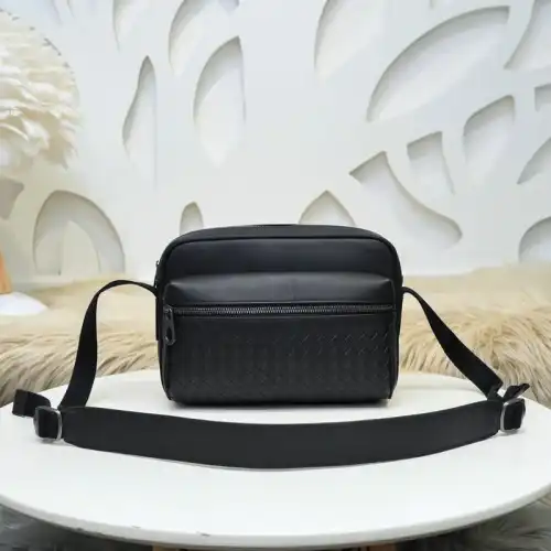 bo*te*ga Ve*ne*ta bags 2111yz0084