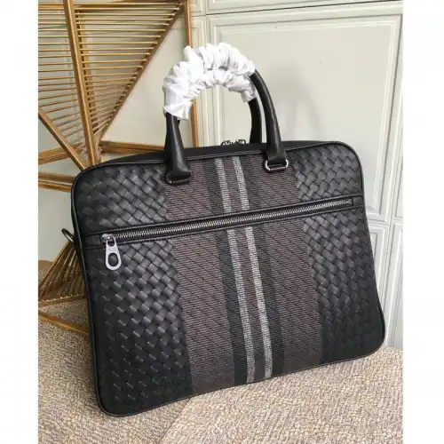 bo*te*ga Ve*ne*ta bag 2112sf0058