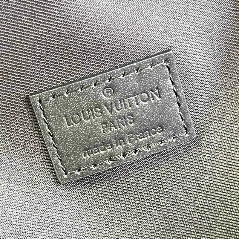 LV Bag 2204YA0011
