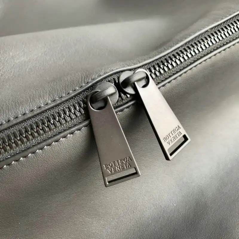 bo*te*ga Ve*ne*ta bag 2209sf0003