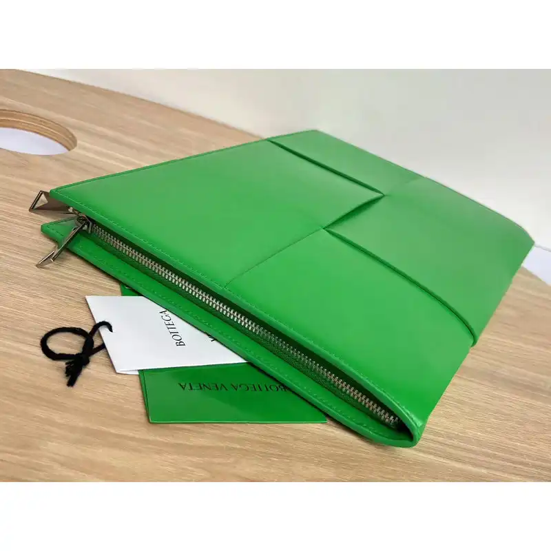 bo*te*ga Ve*ne*ta bag 2209sf0027