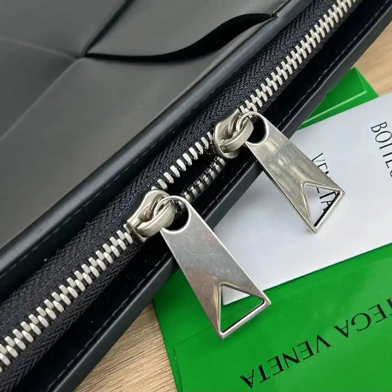 bo*te*ga Ve*ne*ta bag 2209sf0028