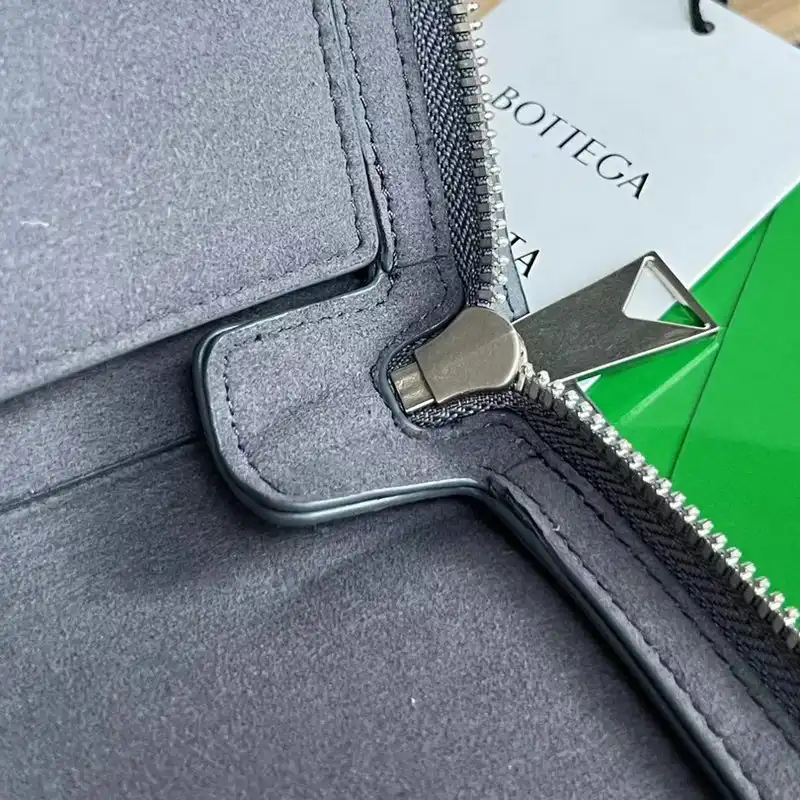 bo*te*ga Ve*ne*ta bag 2209sf0029