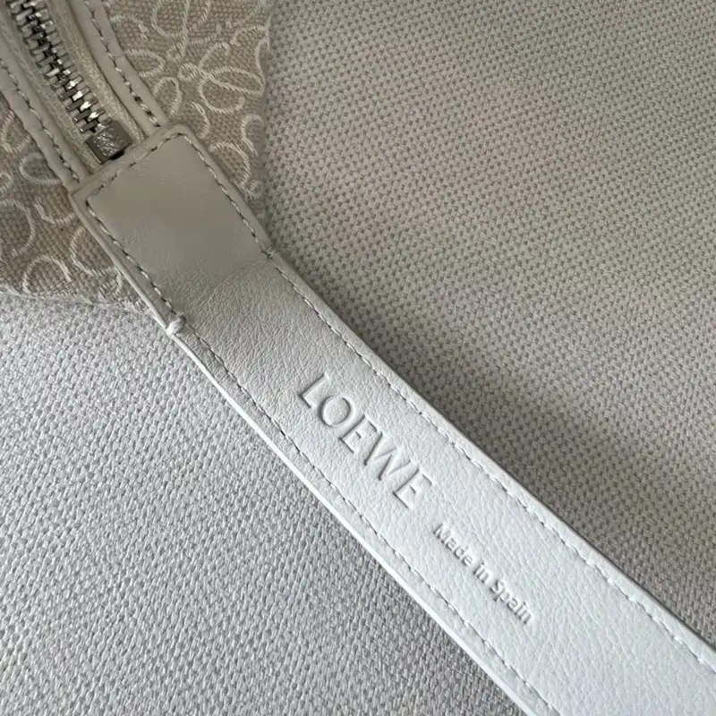 L0ew* bag 2210ya0045