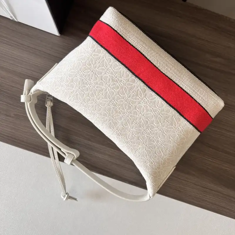 L0ew* bag 2210ya0046