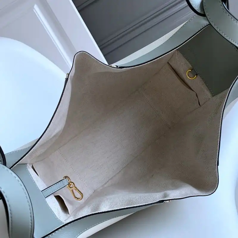 L0ew* bag 2210ya0050