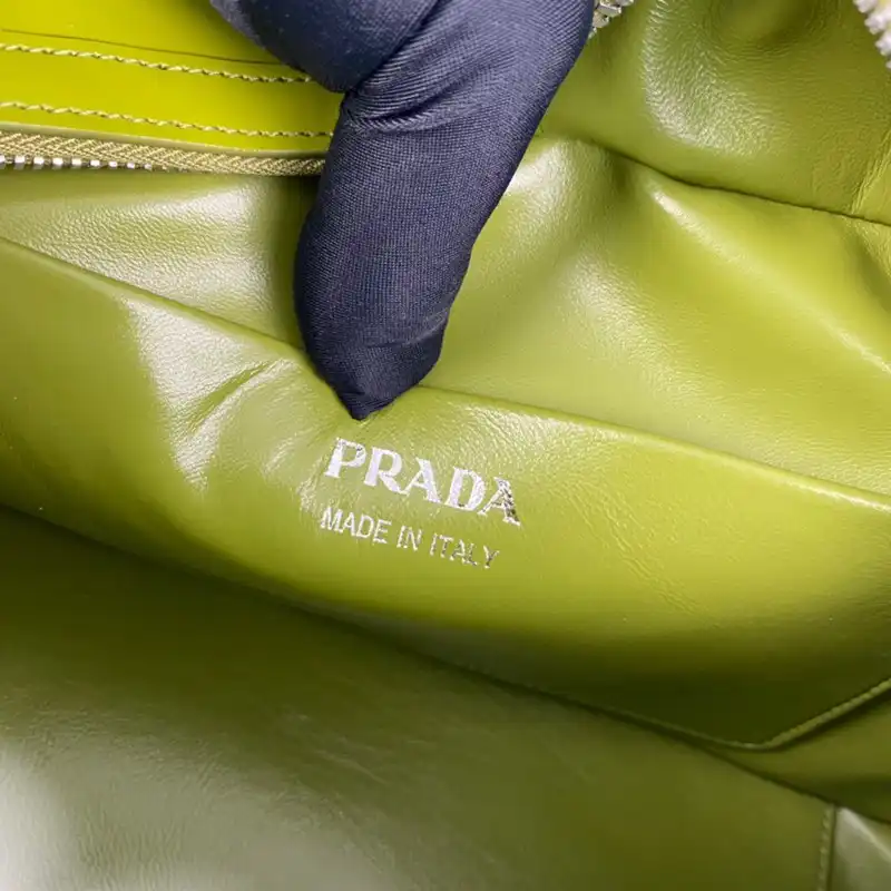 Pra*a bag 2210ya0119