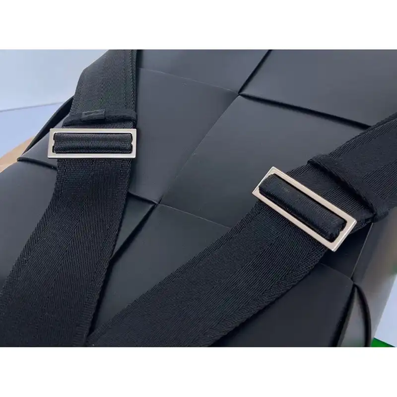 bo*te*ga Ve*ne*ta bag 2211sf0015