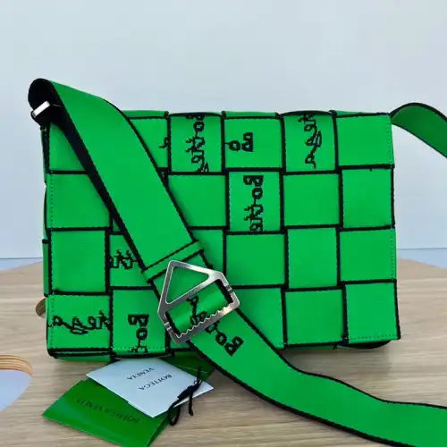 bo*te*ga Ve*ne*ta bag 2211sf0109